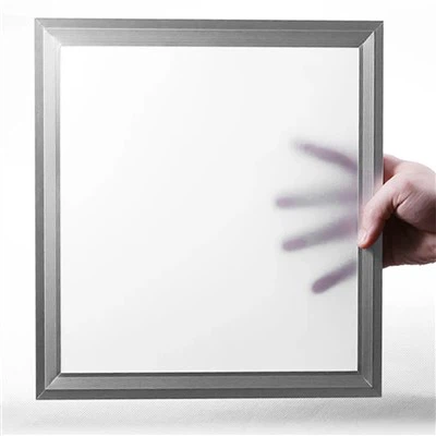 LED lameekraaniga süvistatav paneelvalgusti